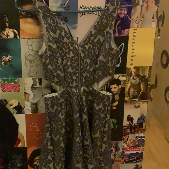 Abercrombie and Fitch super cute dress 💕 - Picture 4 of 4